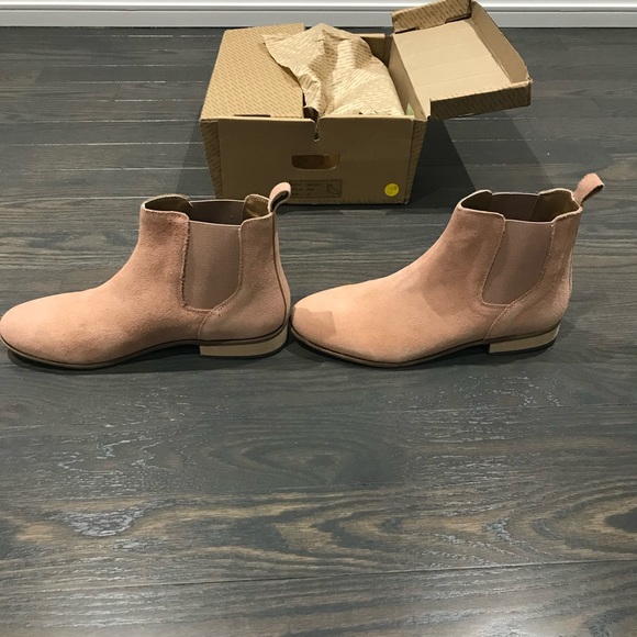 Urban Outfitters Suede Chelsea Boots - Picture 6 of 6